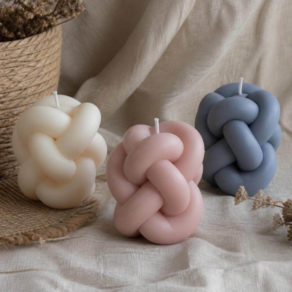 The Knot Candle